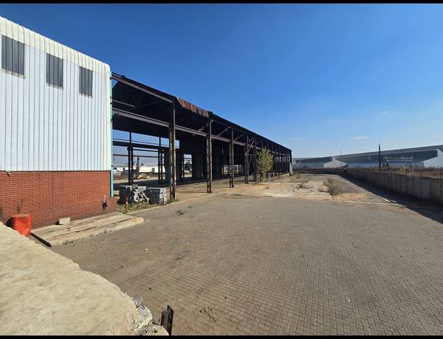 3,000M² WAREHOUSE TO LET IN BOKSBURG EAST